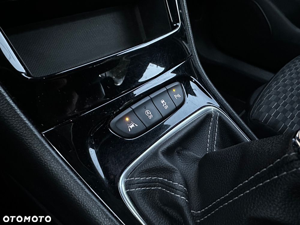 Opel Astra 1.2 T GS Line S&S - 10