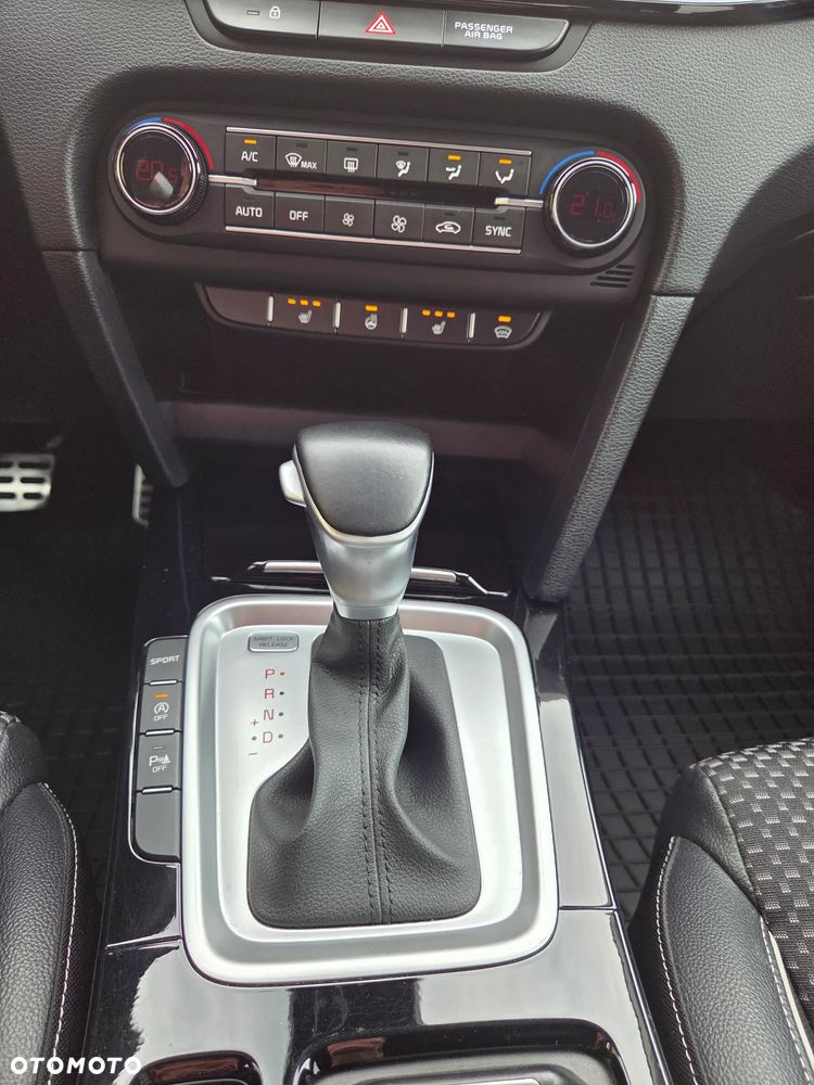 Kia Ceed 1.5 T-GDI L Business Line Plus DCT - 32