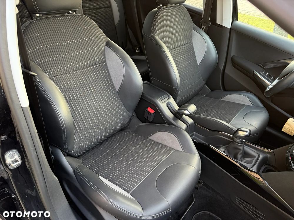 Peugeot 2008 1.5 BlueHDi Allure - 24