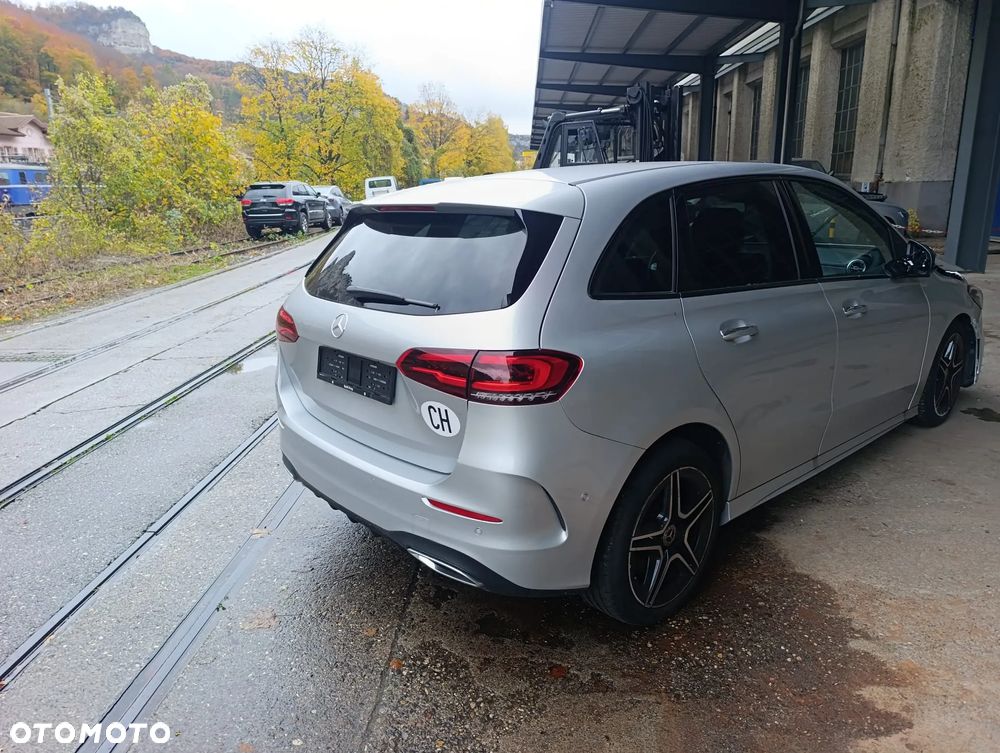 Mercedes-Benz Klasa B 250 4Matic 7G-DCT AMG Line - 3