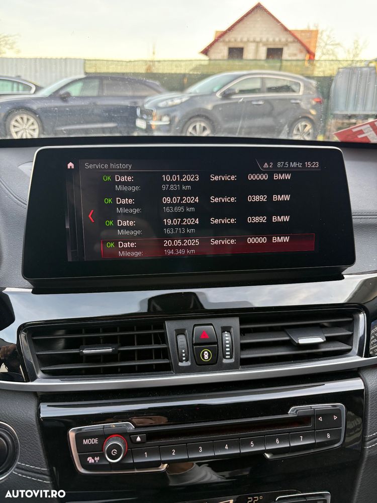 BMW X1 xDrive20i AT xLine - 37