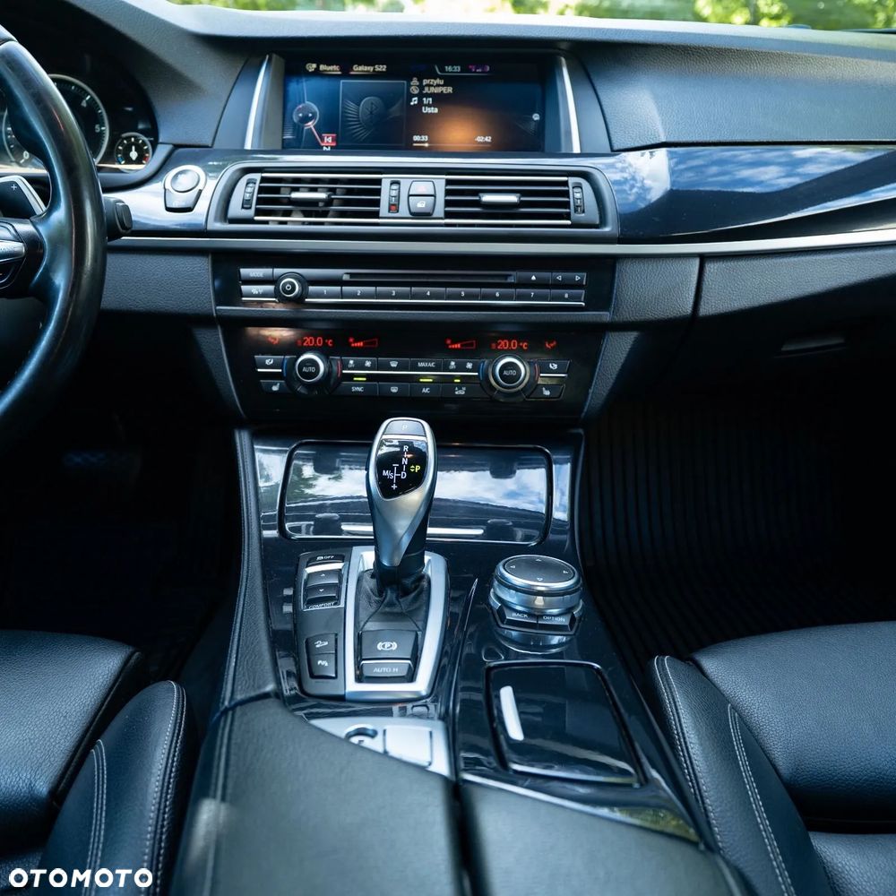 BMW Seria 5 525d xDrive - 9