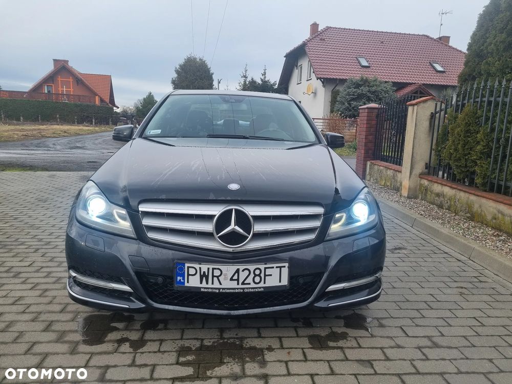 Mercedes-Benz Klasa C 200 CGI BlueEFFICIENCY Elegance - 2