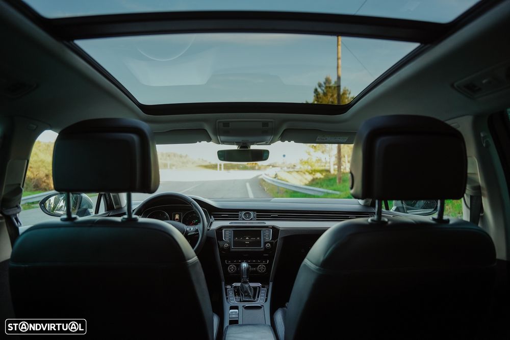 VW Passat Variant 2.0 TDi Highline DSG - 36