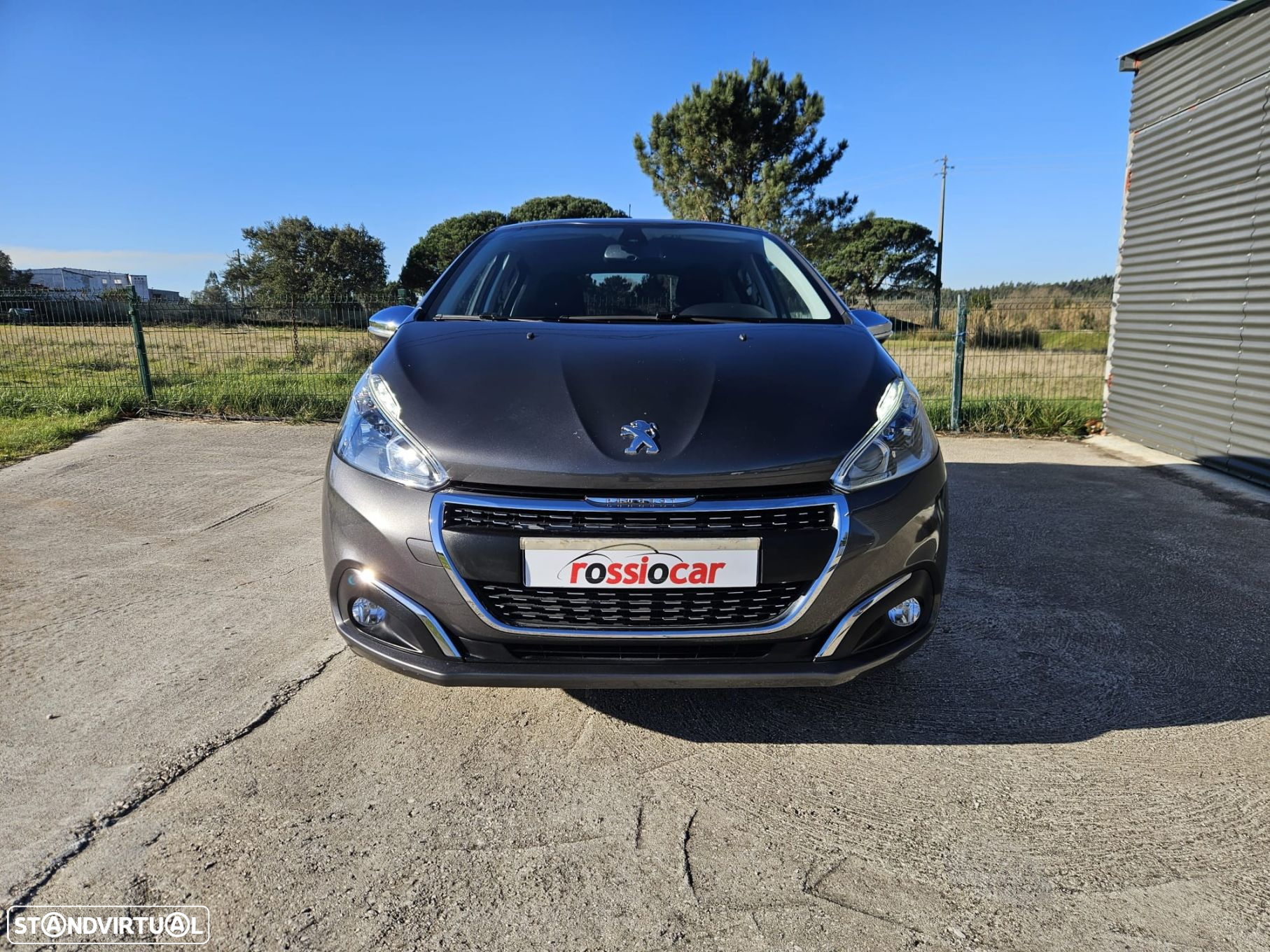 Peugeot 208 1.2 PureTech Signature - 4
