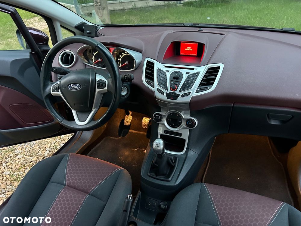 Ford Fiesta 1.25 Ghia - 35