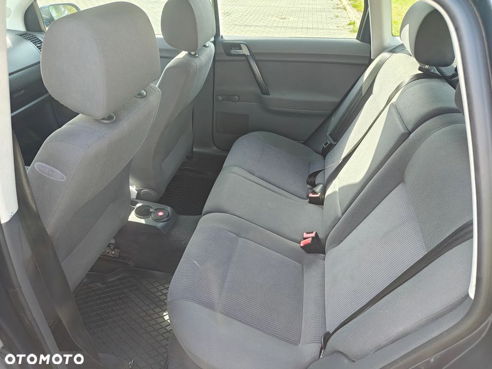 Volkswagen Polo 1.4 16V Comfortline - 3