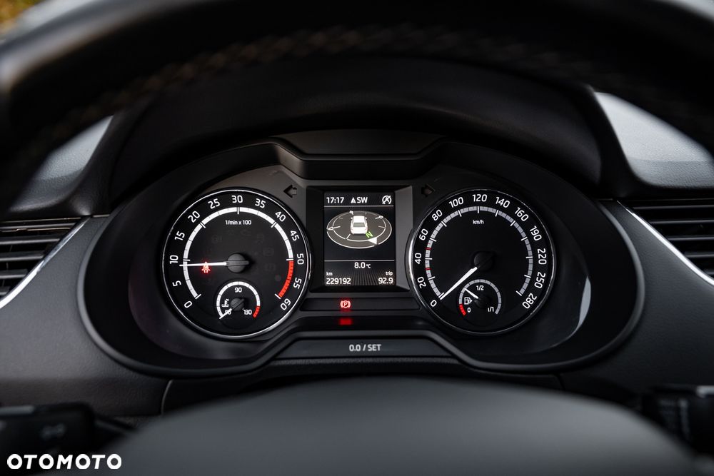Skoda Octavia 2.0 TDI RS - 29