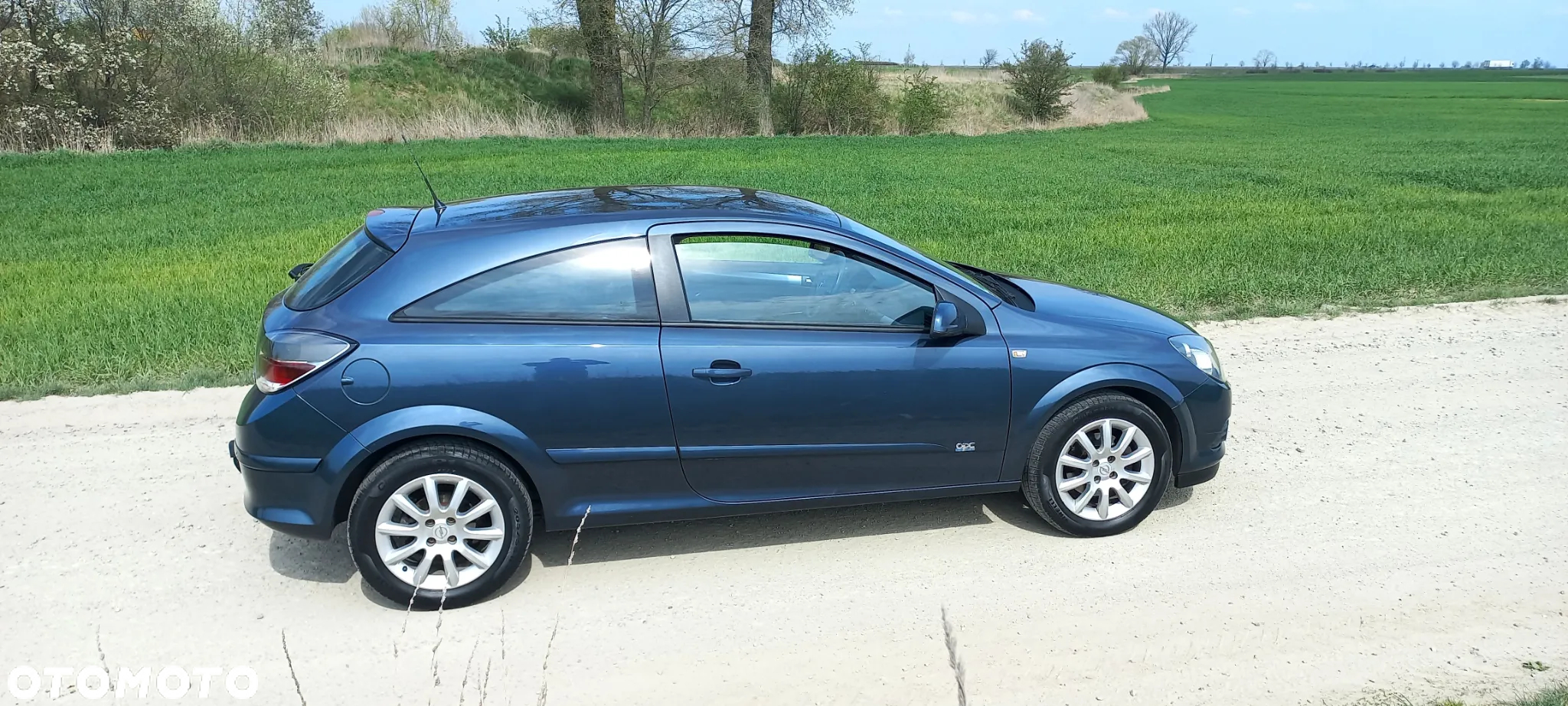Opel Astra GTC 1.6 - 7