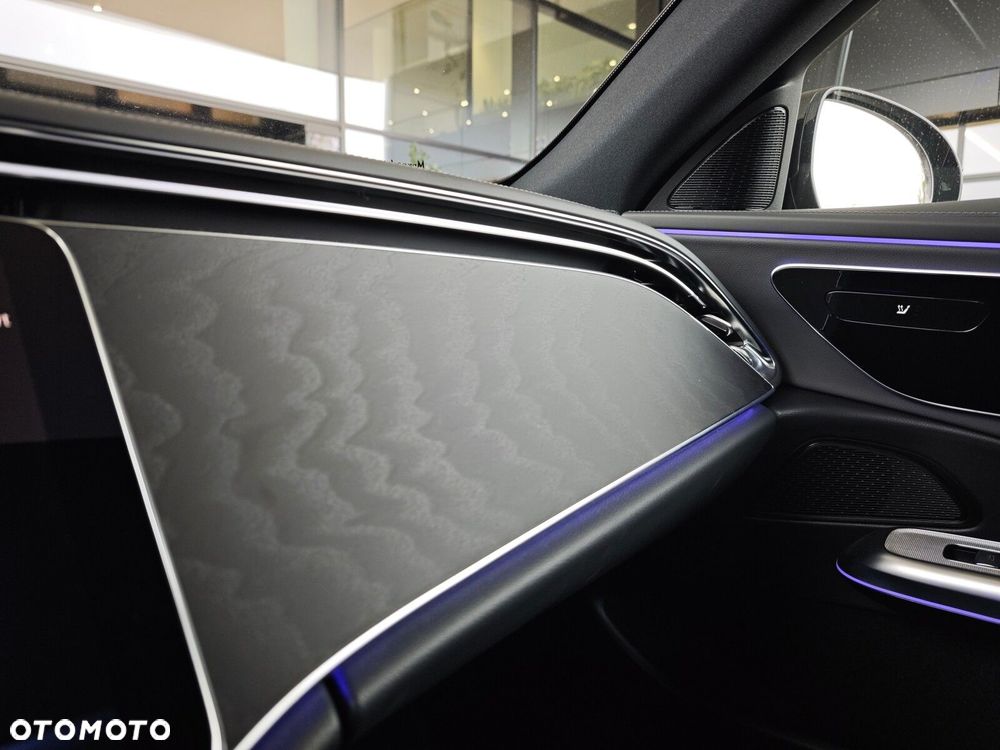 Mercedes-Benz Klasa E 220 d mHEV 4-Matic AMG 9G-Tronic - 36