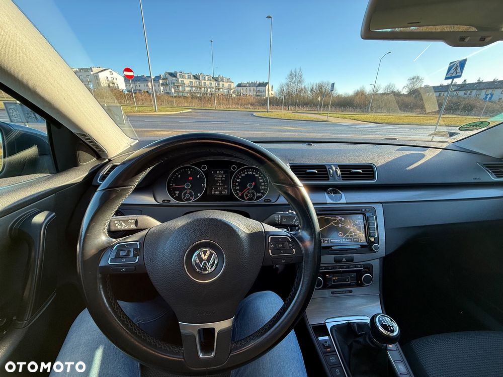 Volkswagen Passat 2.0 TDI BlueMotion Technology Comfortline - 15