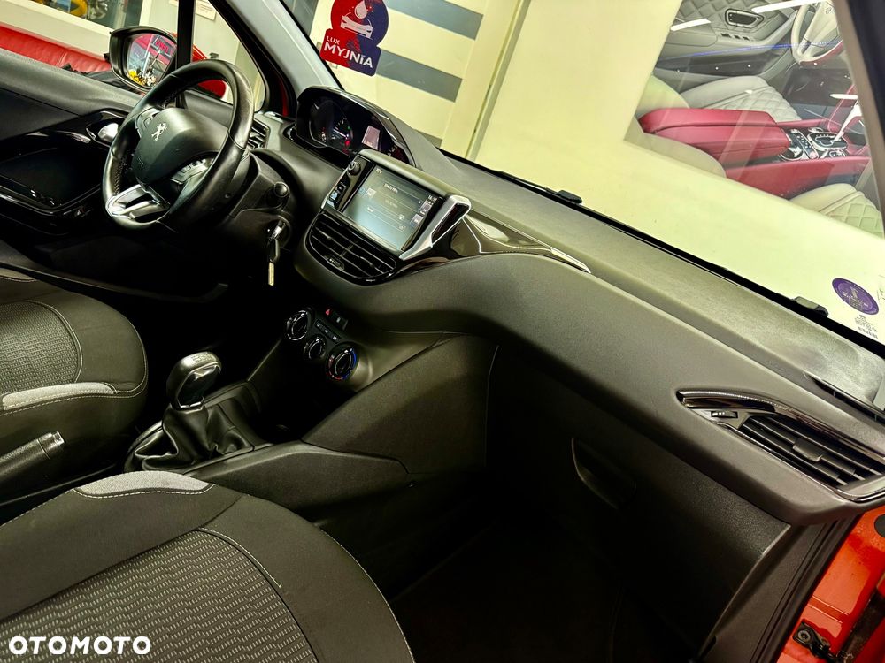 Peugeot 208 82 VTI Style - 19