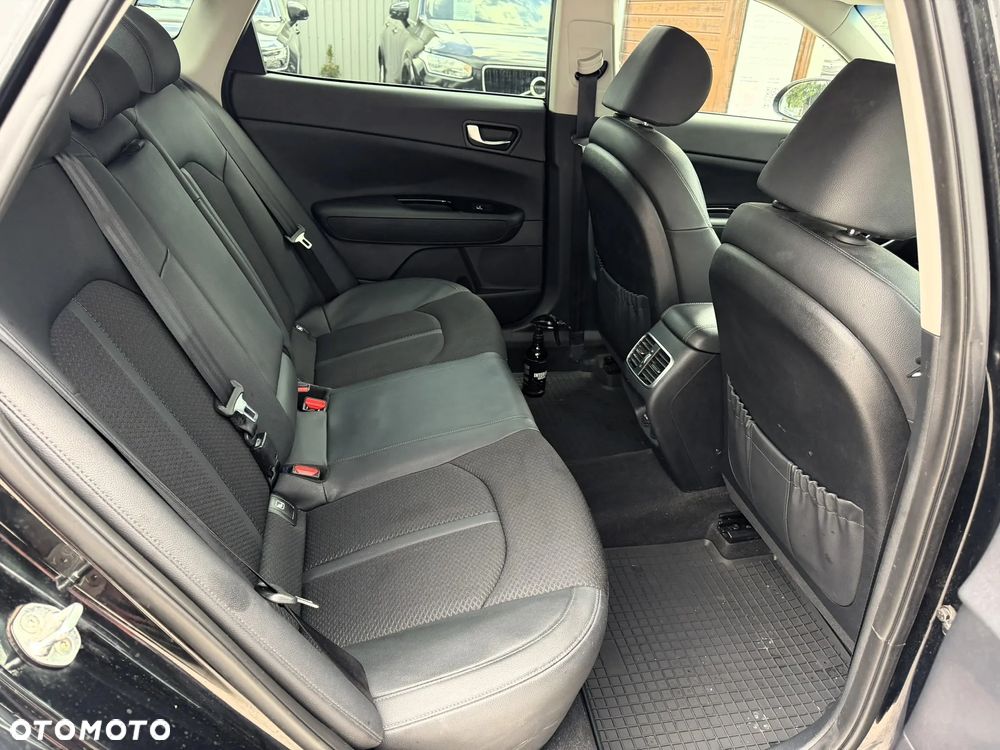 Kia Optima - 11