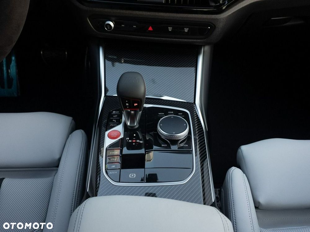 BMW M3 Competition M xDrive - 21