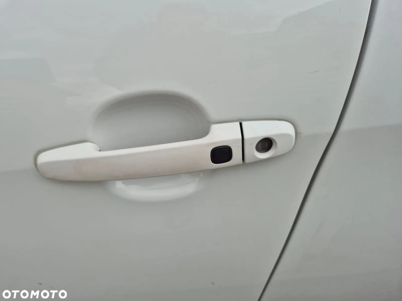 Toyota Aygo x.shift x-play connect - 26