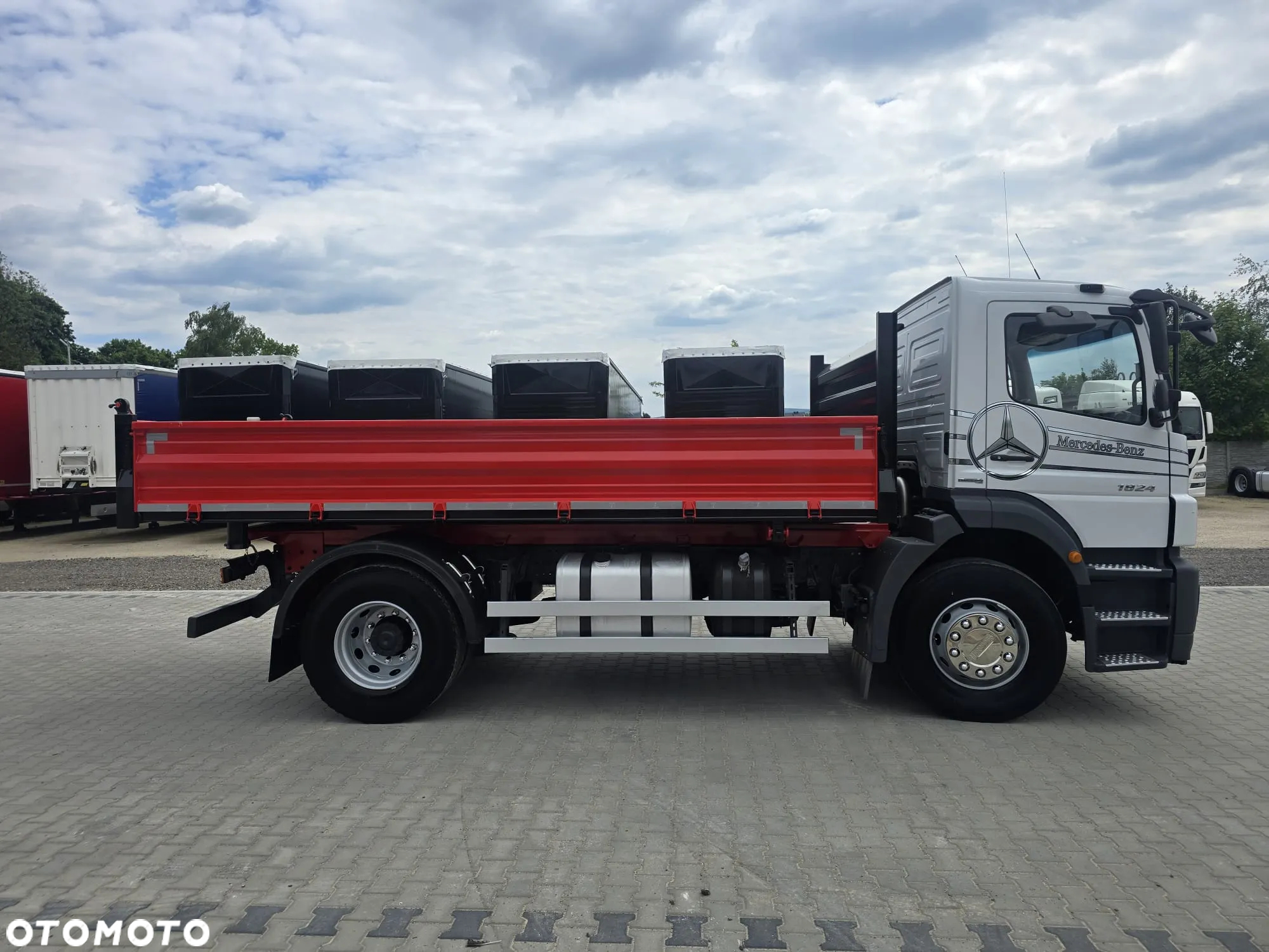 Mercedes-Benz AXOR 1824 / EURO 5 / WYWROTKA 3 STRONNA - 4