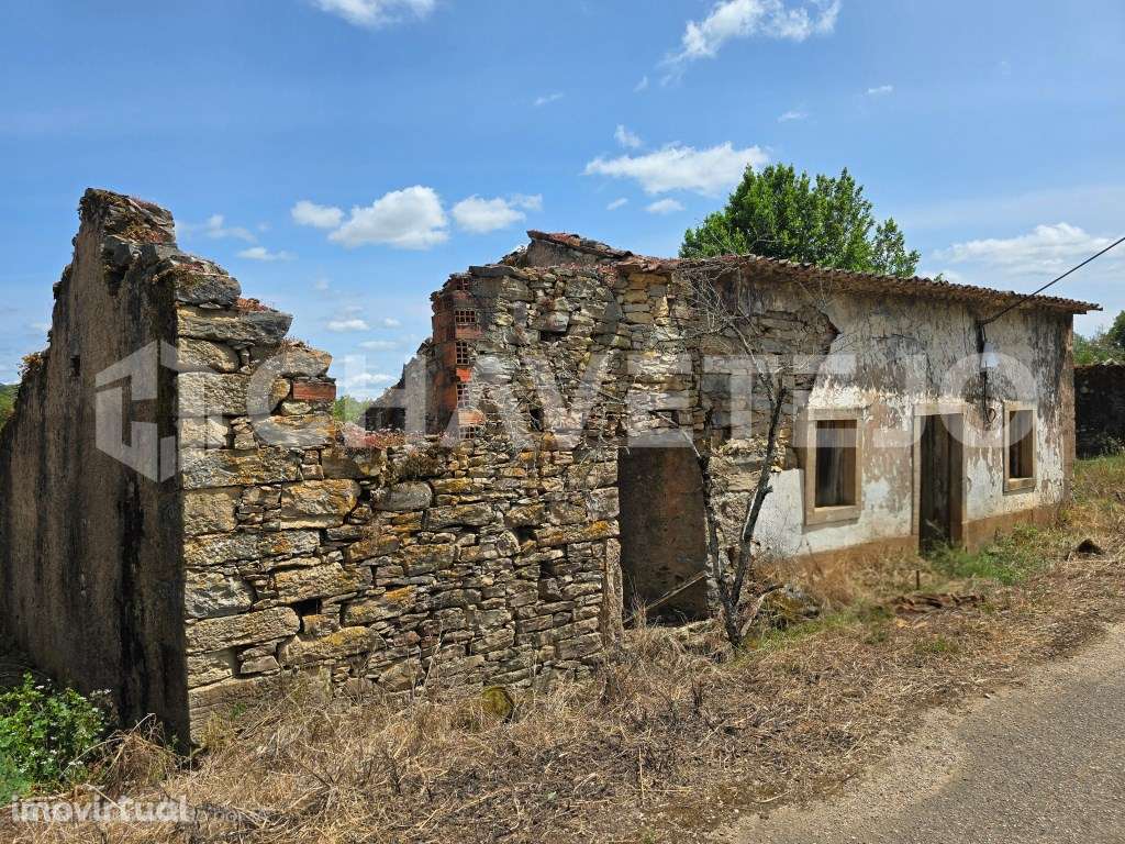 Casa Antiga para reconstruir em Avecasta. - Grande imagem: 2/34