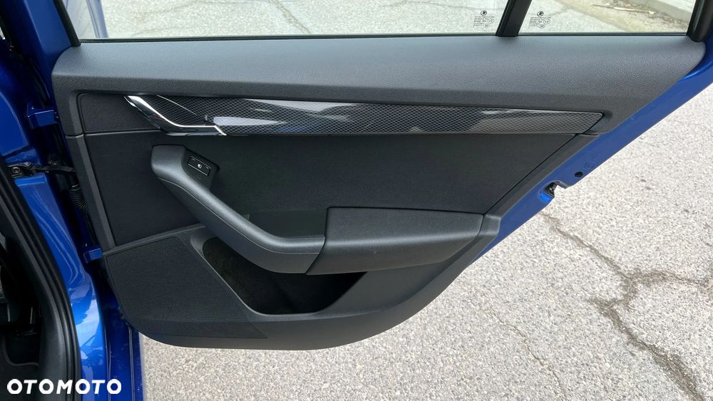Skoda Octavia 2.0 TDI DSG RS - 30