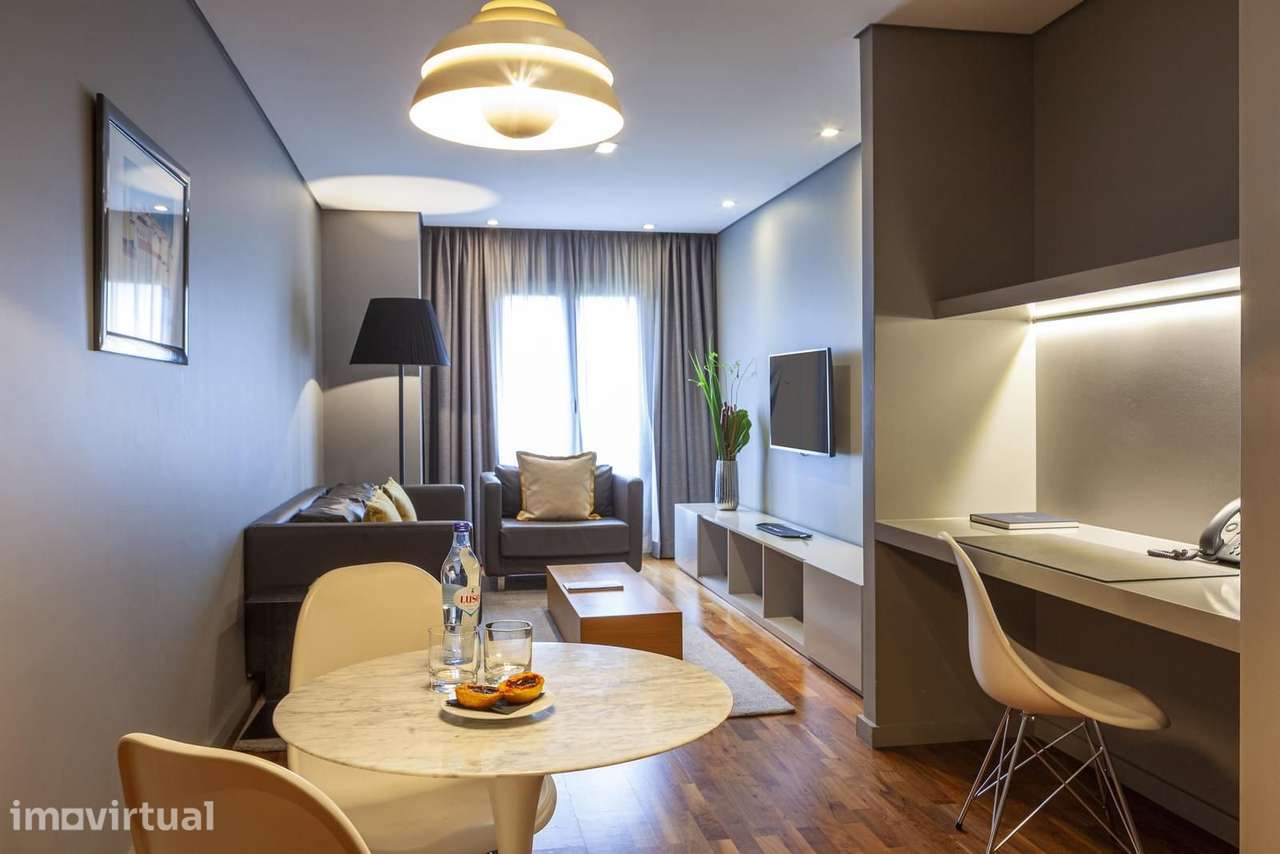 Apartamento T1 com estacionamento - Grande imagem: 2/28