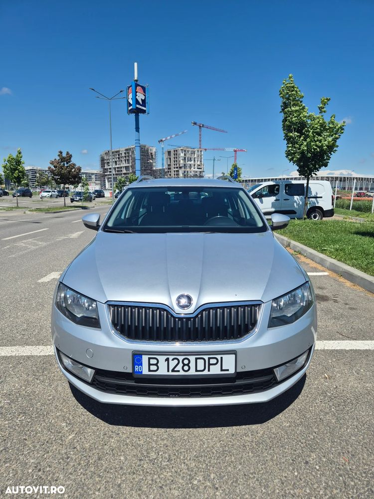 Skoda Octavia 1.6 TDI DSG Style - 2