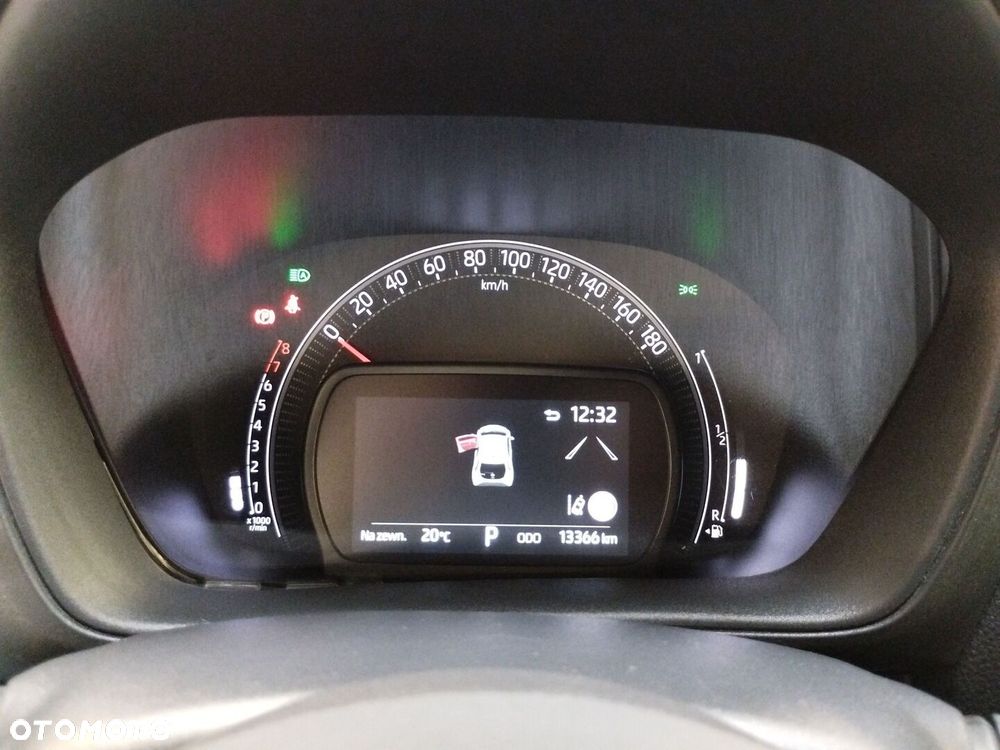 Toyota Aygo X 1.0 VVT-i Style CVT - 13