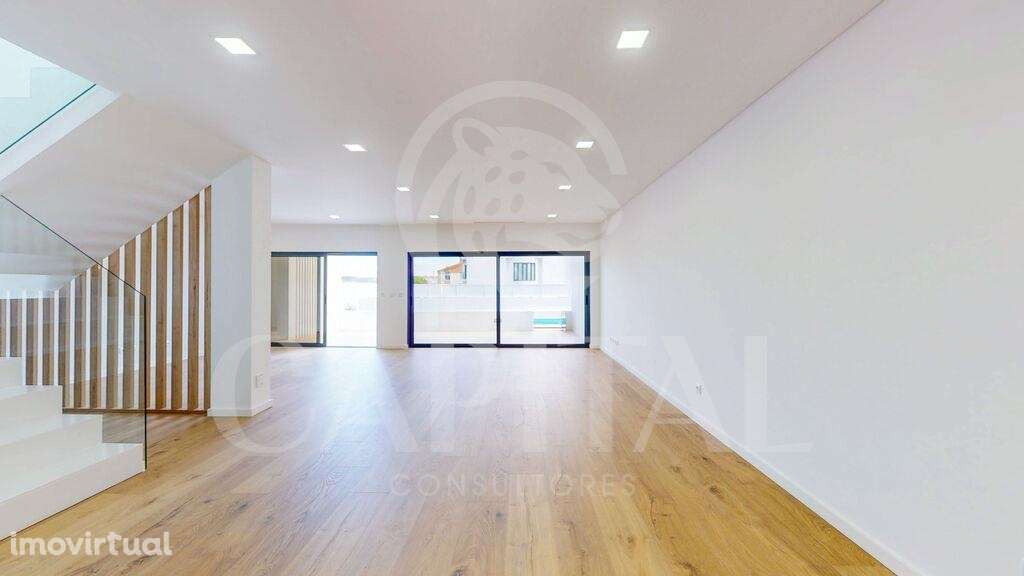 Magnífica Moradia T4 com Piscina e Terraço, em condomínio fechado - Grande imagem: 2/47