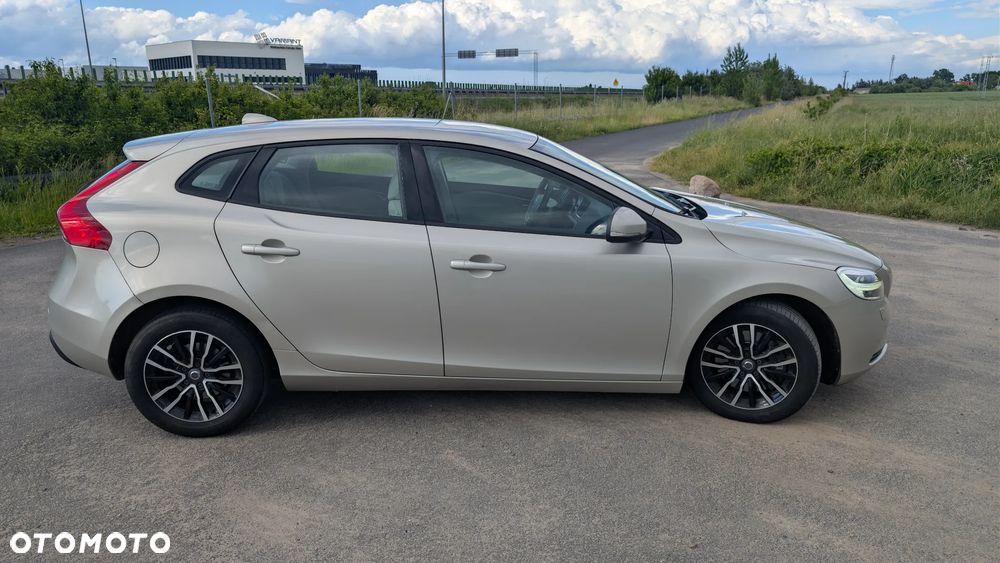 Volvo V40 D2 Drive-E Momentum - 6