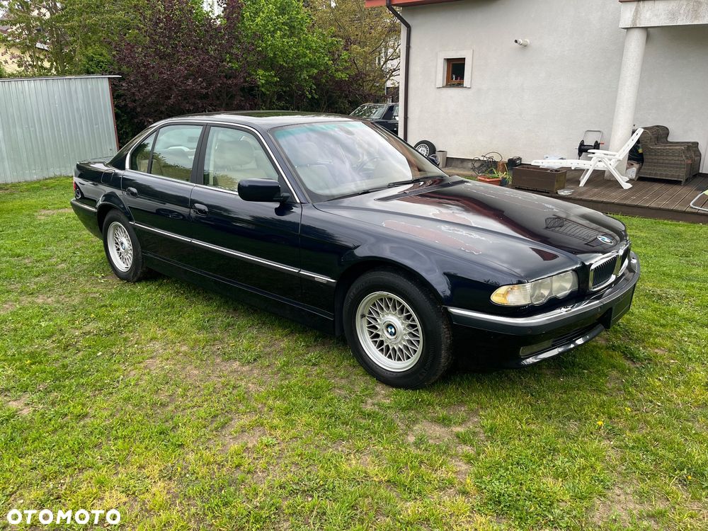 BMW Seria 7 740i - 7