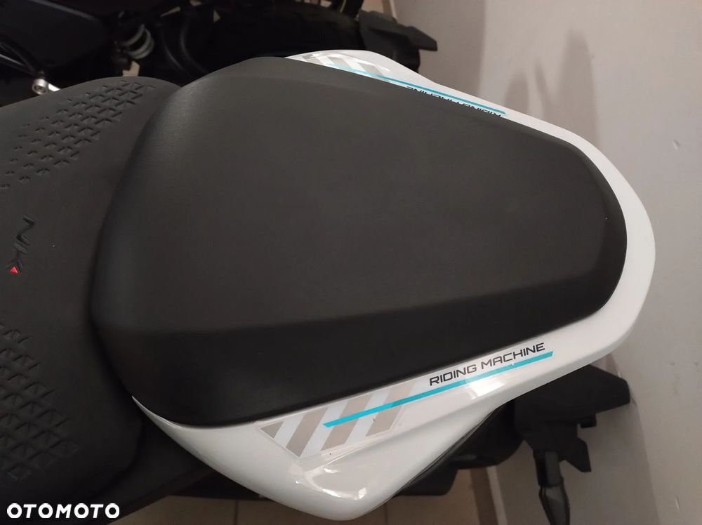 CFMoto 800NK - 13