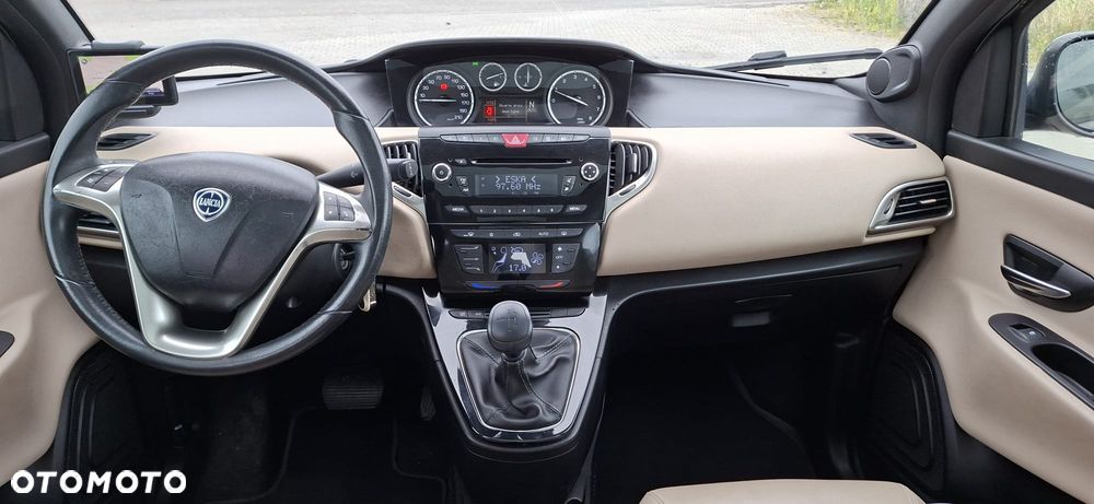 Lancia Ypsilon Y 0.9 TwinAir Turbo 8V Automatik Platinum - 9