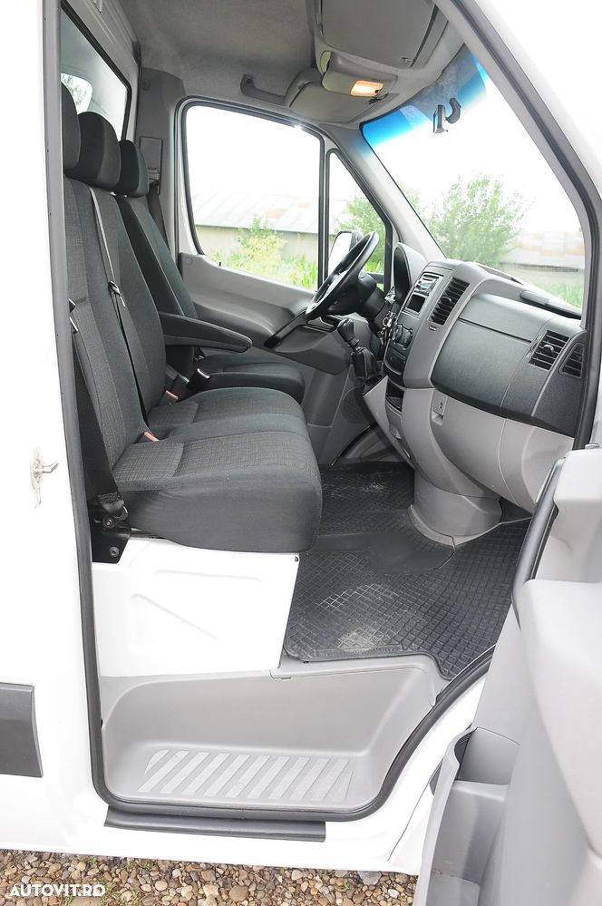 Mercedes-Benz Sprinter - 14