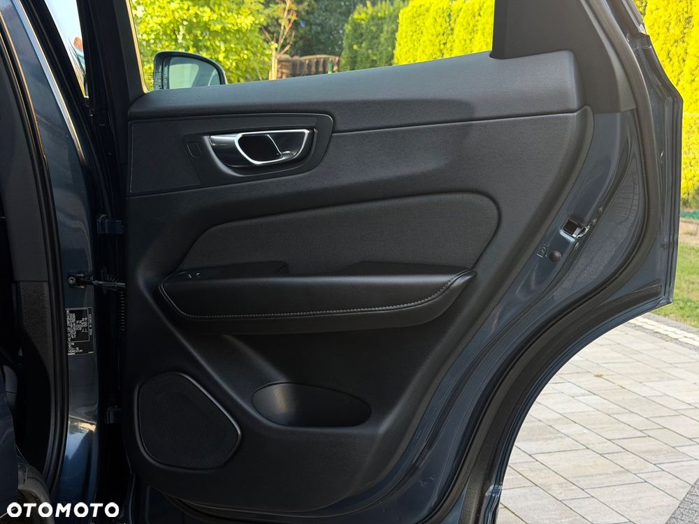 Volvo XC 60 D4 AWD Momentum - 38