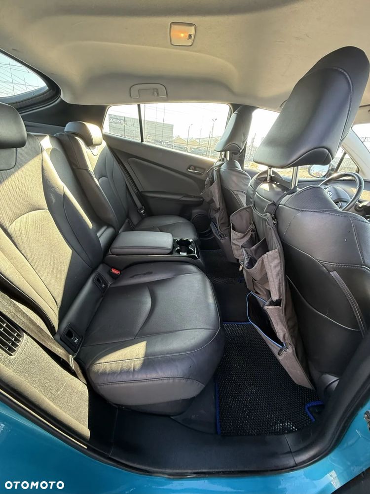 Toyota Prius Plug-in 1.8 Hybrid Prestige - 6
