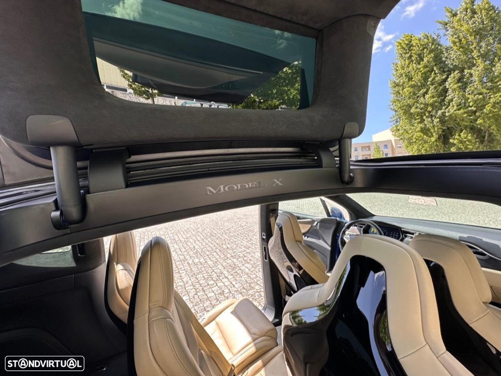 Tesla Model X 90D - 14
