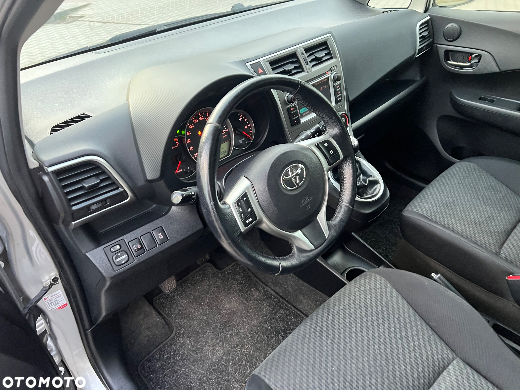 Toyota Verso S 1.33 Premium - 10