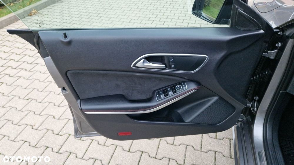 Mercedes-Benz CLA - 10