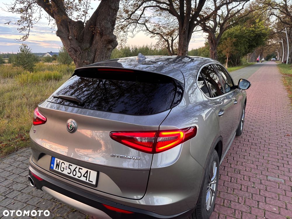 Alfa Romeo Stelvio 2.0 Turbo TI Q4 - 10