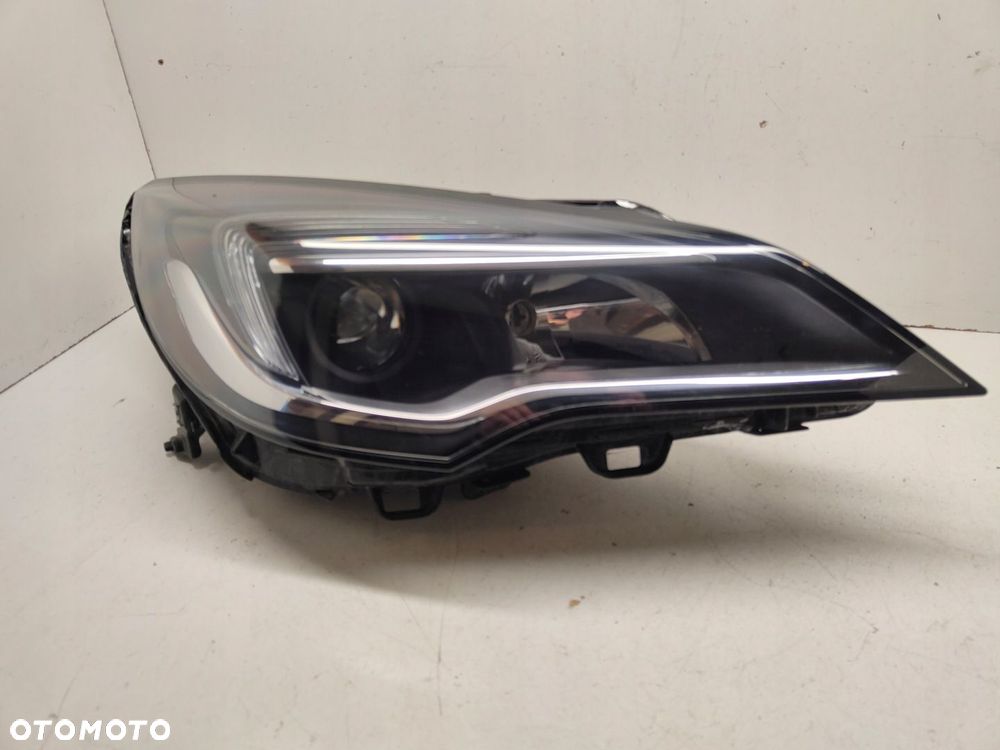 LAMPA PRAWA PRAWY PRZÓD PRZEDNIA OPEL ASTRA K V 5 39158006 - 1