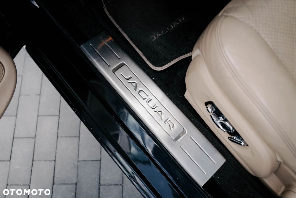 Jaguar XJ 3.0 T LWB AWD Portfolio - 11