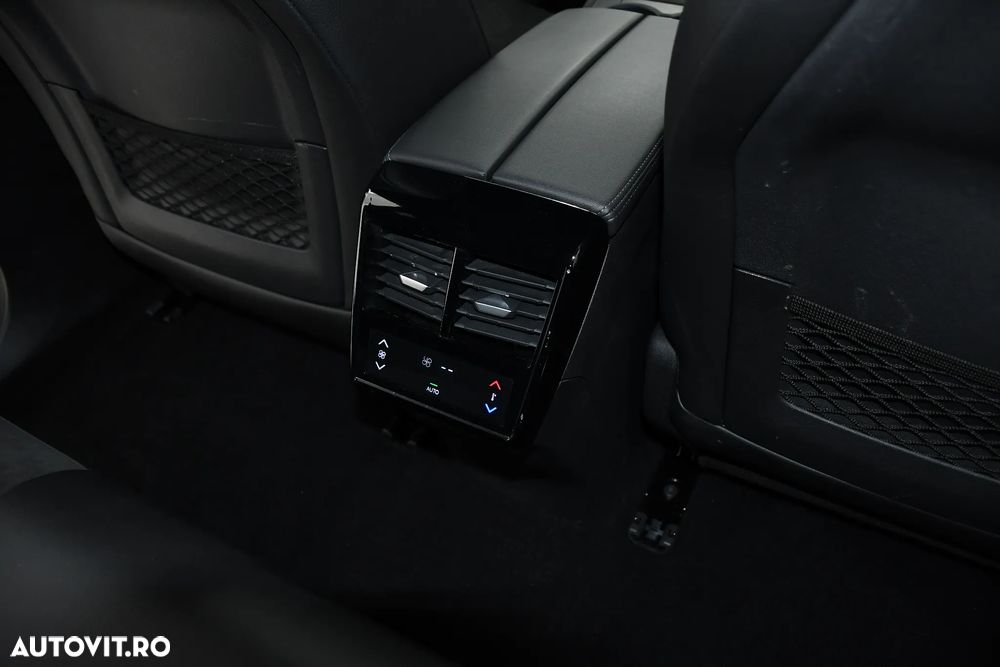 DS Automobiles DS 7 Crossback 1.6 PHeV AWD 300 EAT8 PERFORMANCE LINE + - 23