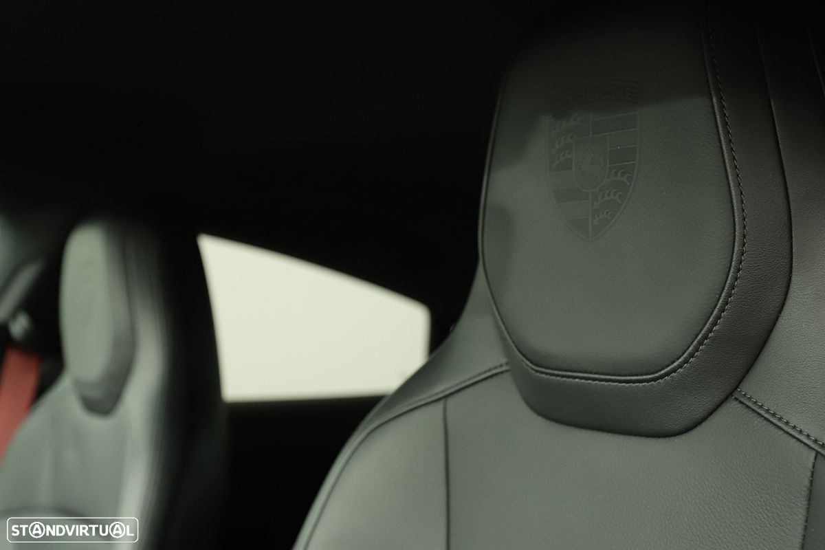 Porsche Taycan 4S - 28