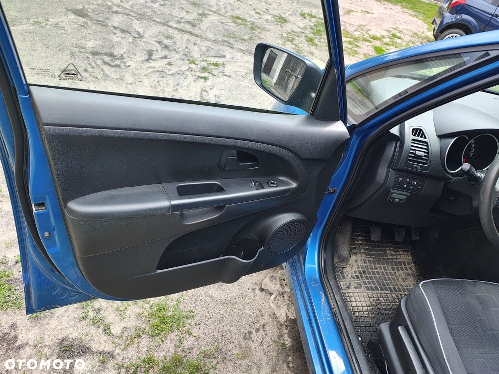 Kia Venga - 6