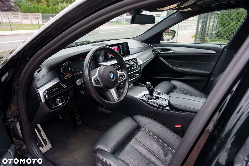 BMW Seria 5 520i M Sport Edition - 8