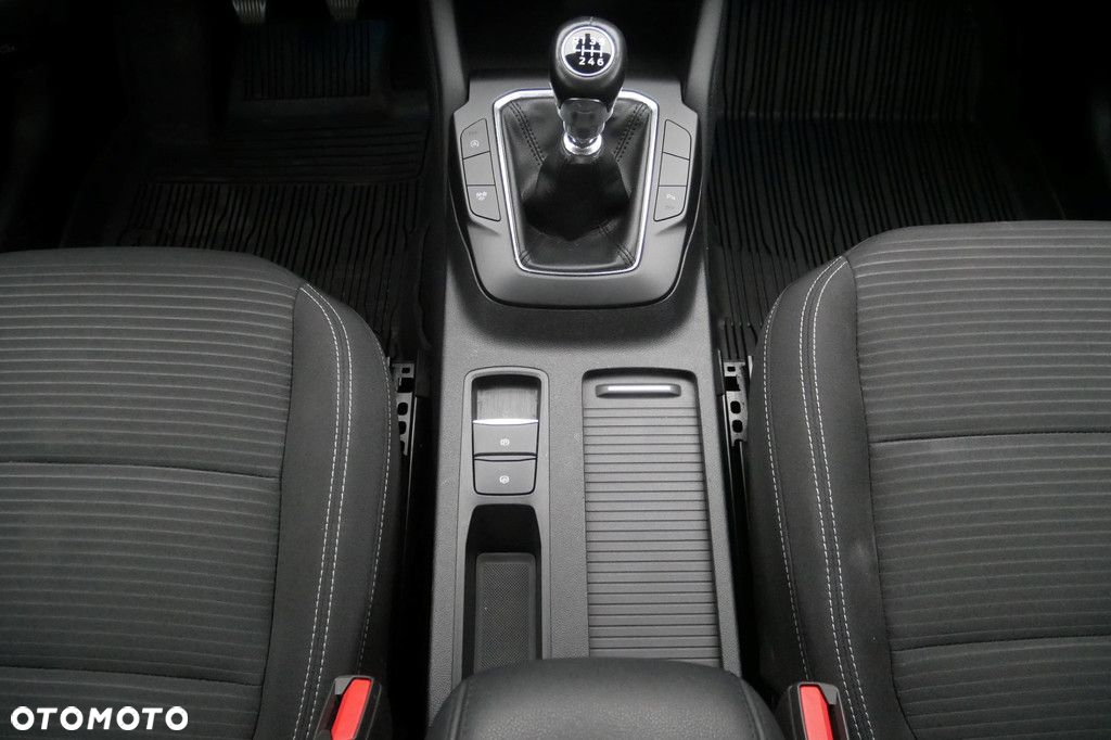 Ford Kuga - 11