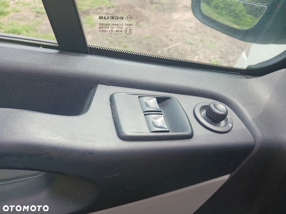 Renault Trafic III 2017r 198 tyś KLIMA Izoterma chłodnia Mroźnia Sklep Food Truck Agregat zasilanie 230V Trafik - 10