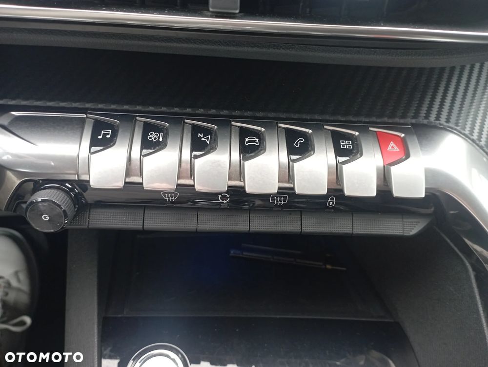 Peugeot 3008 1.2 PureTech Active S&S EAT6 - 14