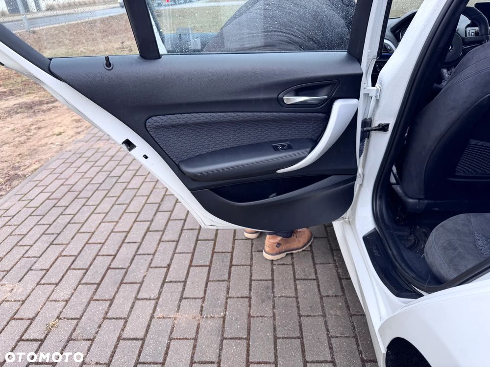 BMW Seria 1 116i Sport Line - 25