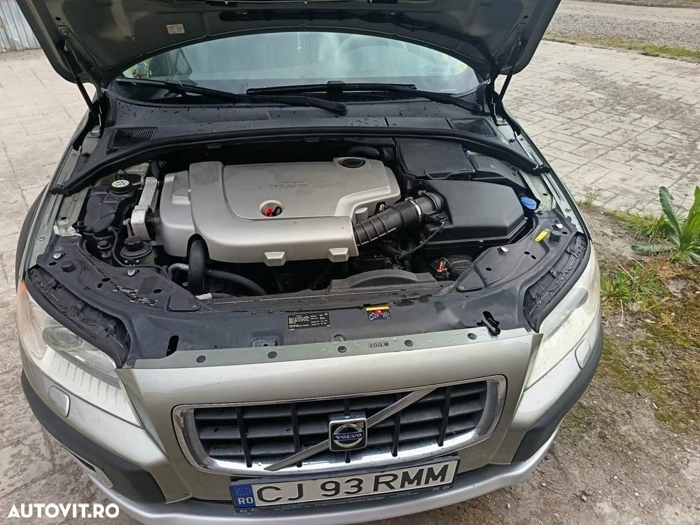 Volvo XC 70 D5 AWD Geartronic Kinetic - 4