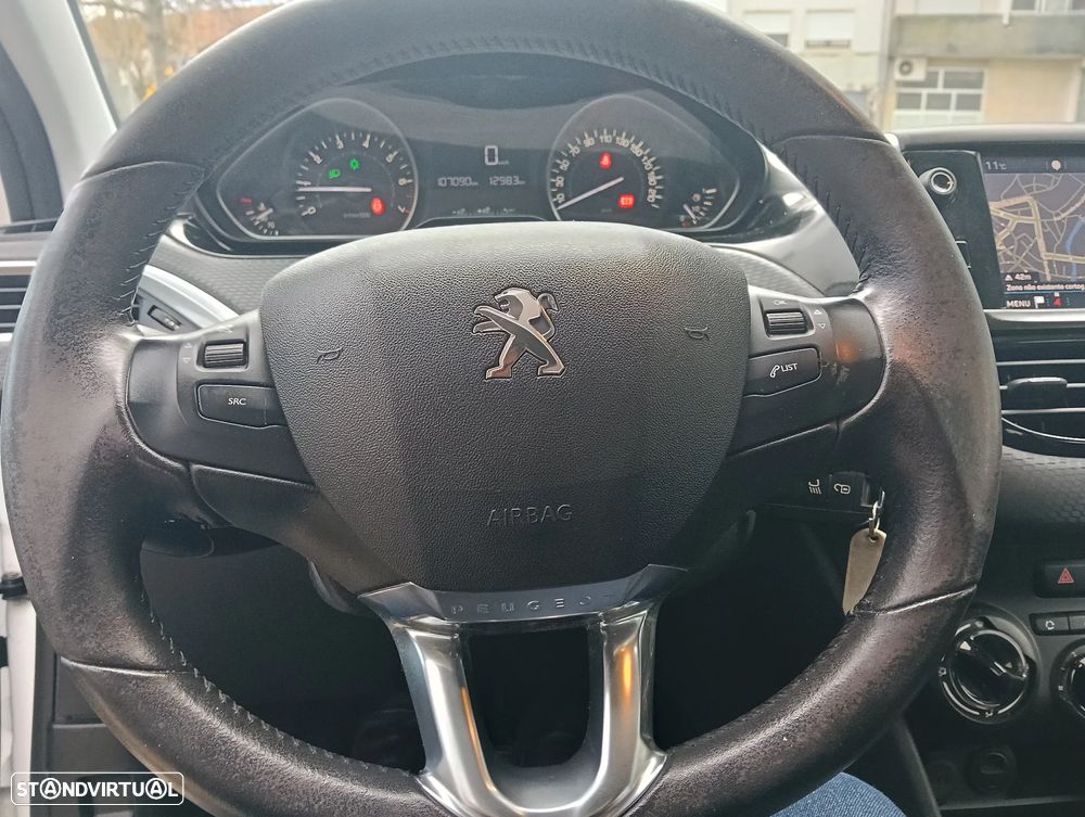 Peugeot 2008 1.2 PureTech Style - 16