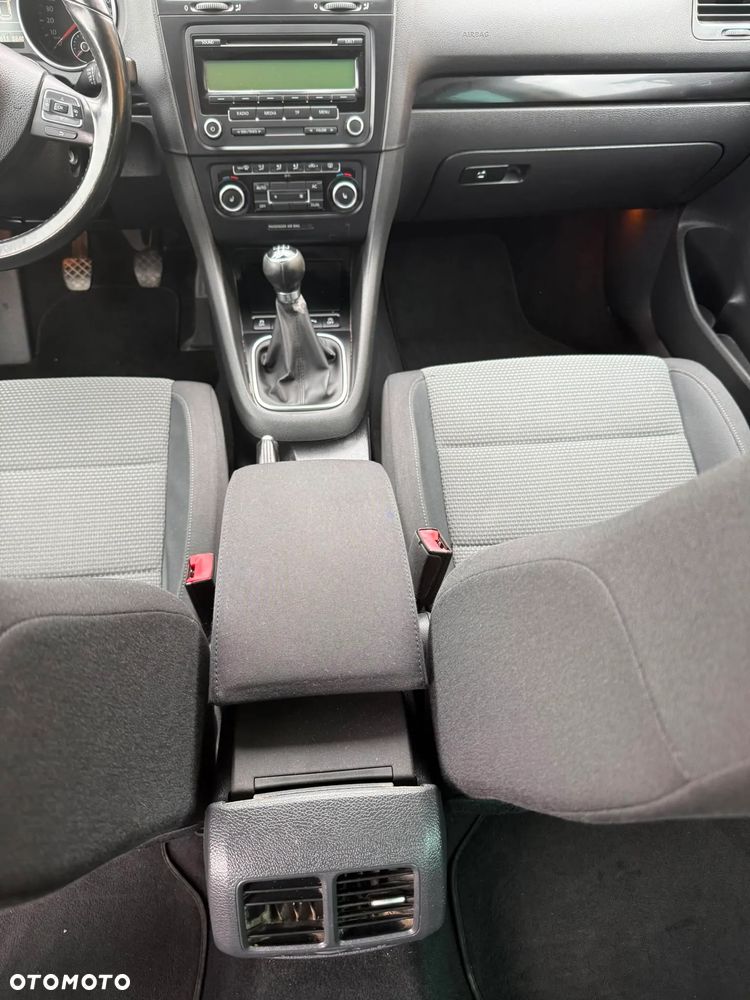 Volkswagen Golf 1.6 TDI DPF Comfortline - 23